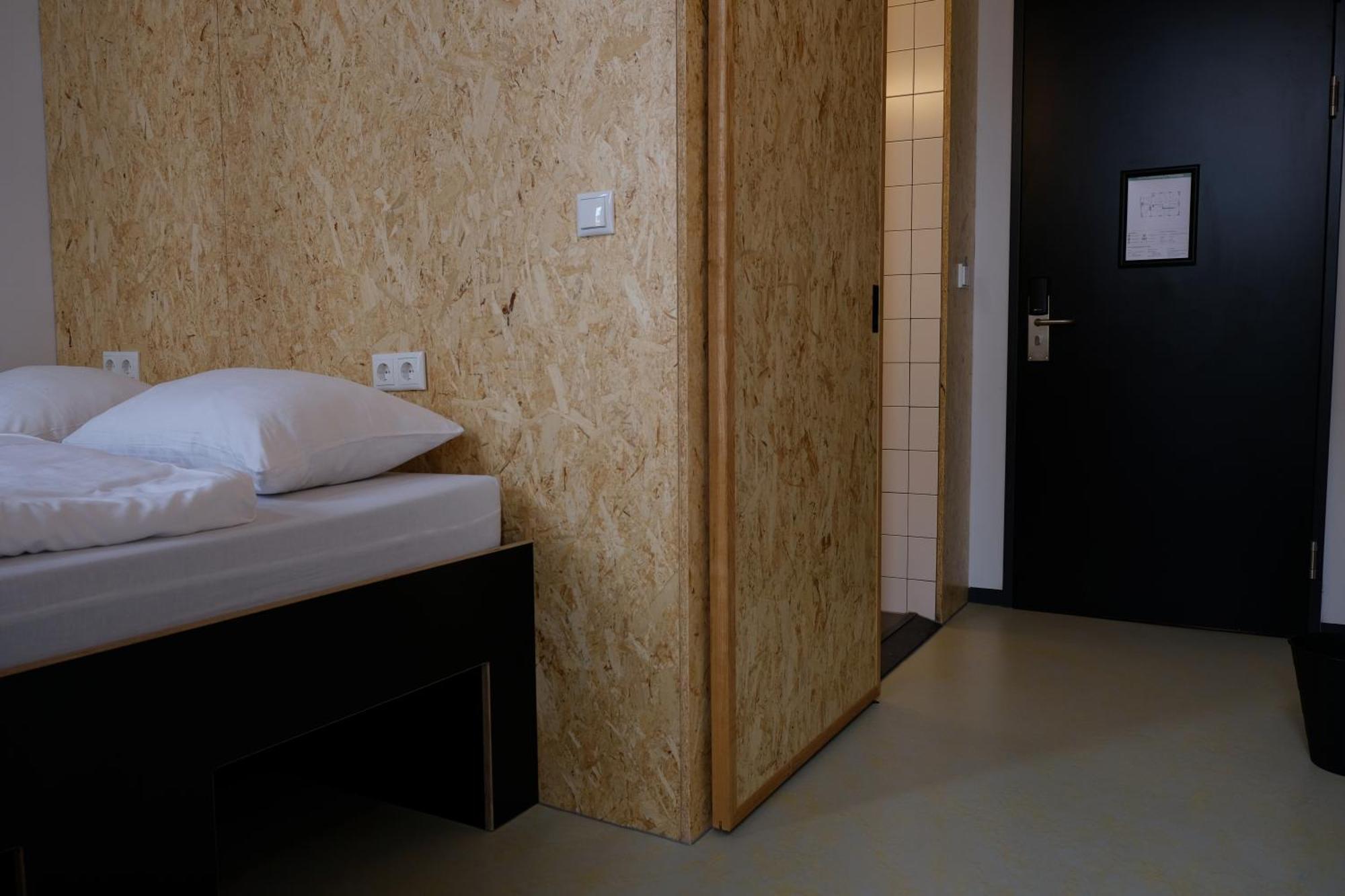 Hostel & Bar De Basis ซโวลเลอ ภายนอก รูปภาพ