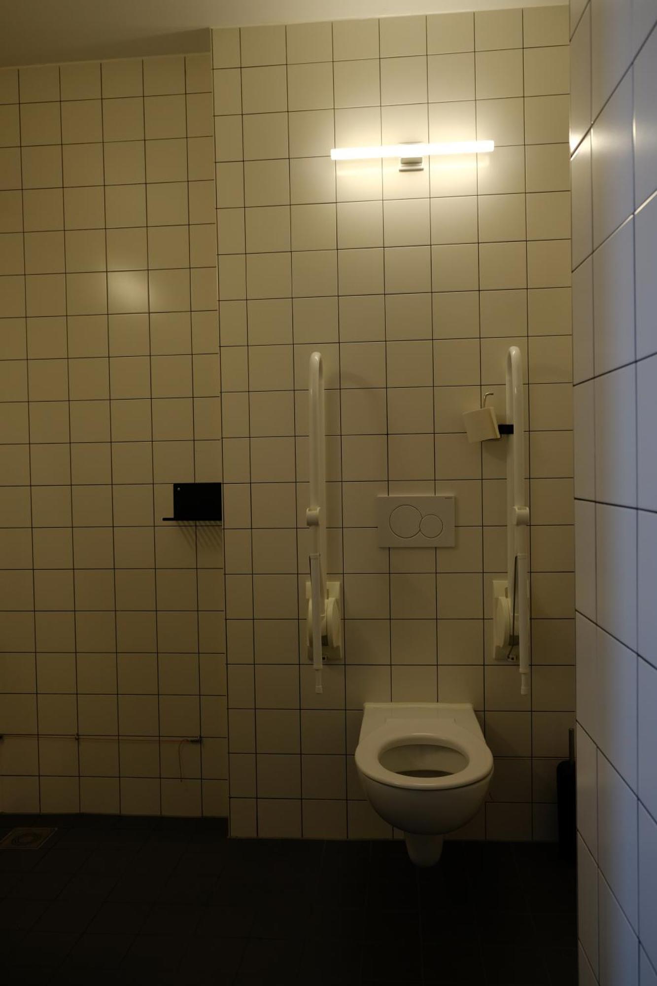Hostel & Bar De Basis ซโวลเลอ ภายนอก รูปภาพ